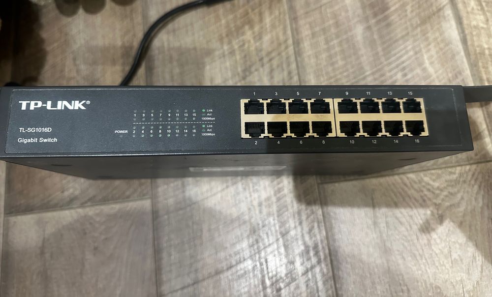 TP-Link TL-SG1016D — 16-портов гигабитов суич.