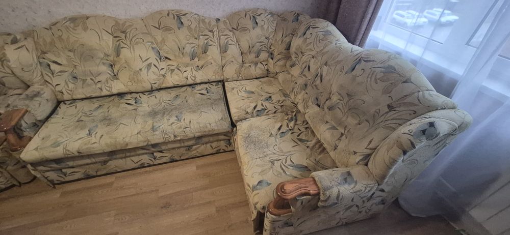 Отдам даром диван и два кресла
