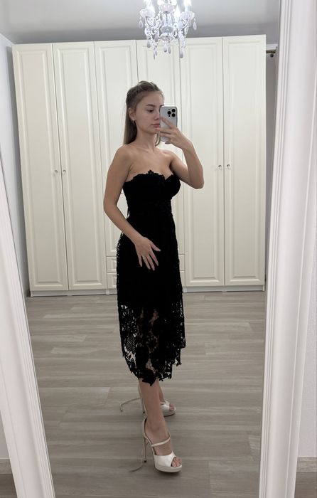 Rochie de eveniment din dantela neagra stare foarte buna