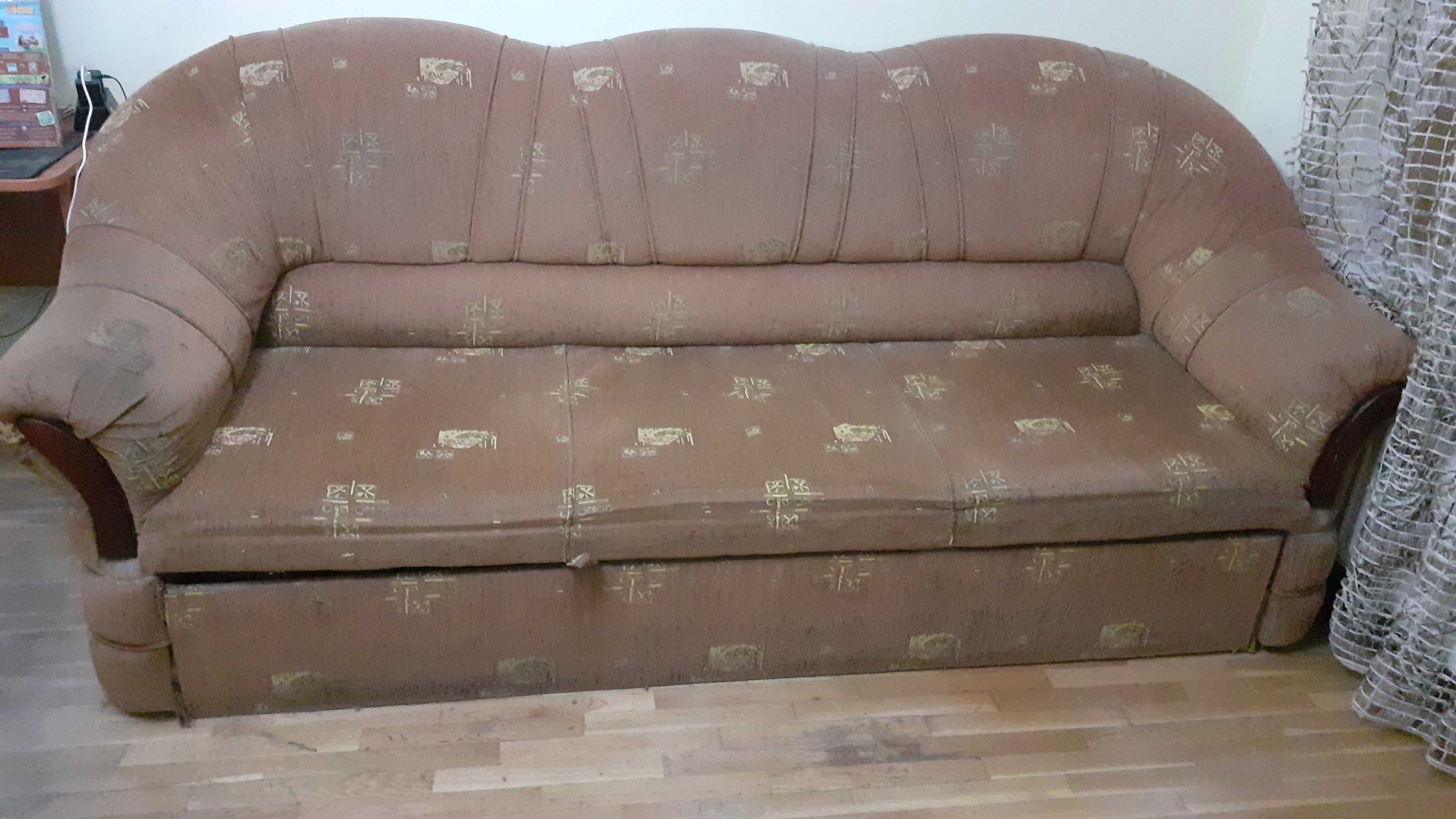 Продавам диван в много добро състояние