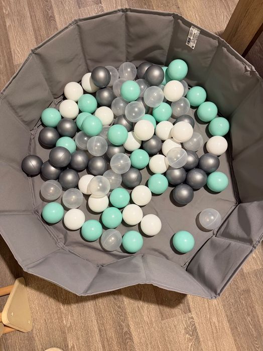 Сгъваем басейн с 90бр топки