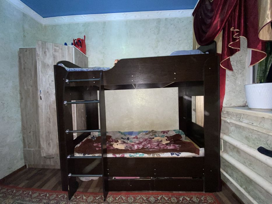 Кравать двух малчика