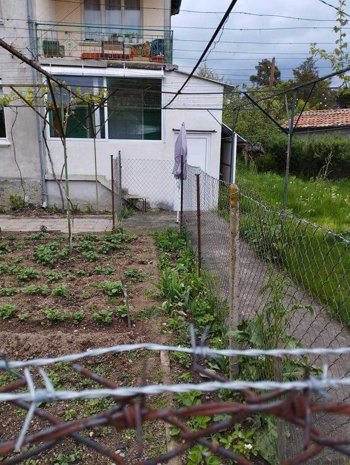 Продава се Етаж от къща в с. Долно Сахране, Област Стара Загора - 70 кв.м за 430 €/кв.м - Снимка #2