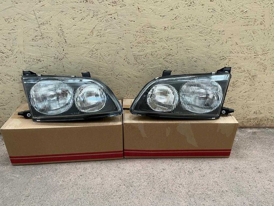 Фара на Тойота Ипсум 1996- / Toyota Ipsum 1999