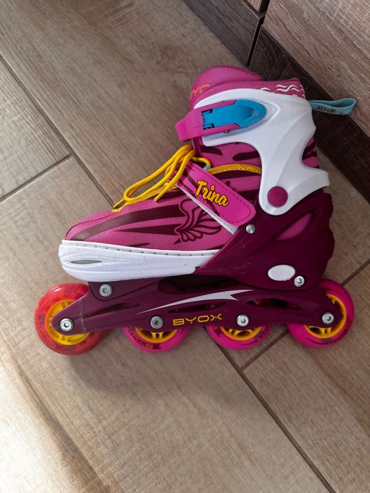 Розови ролери 35–38 + каска и наколенки – почти нови