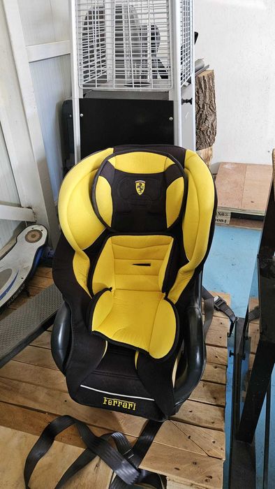 Scaun isofix copii Ferrari