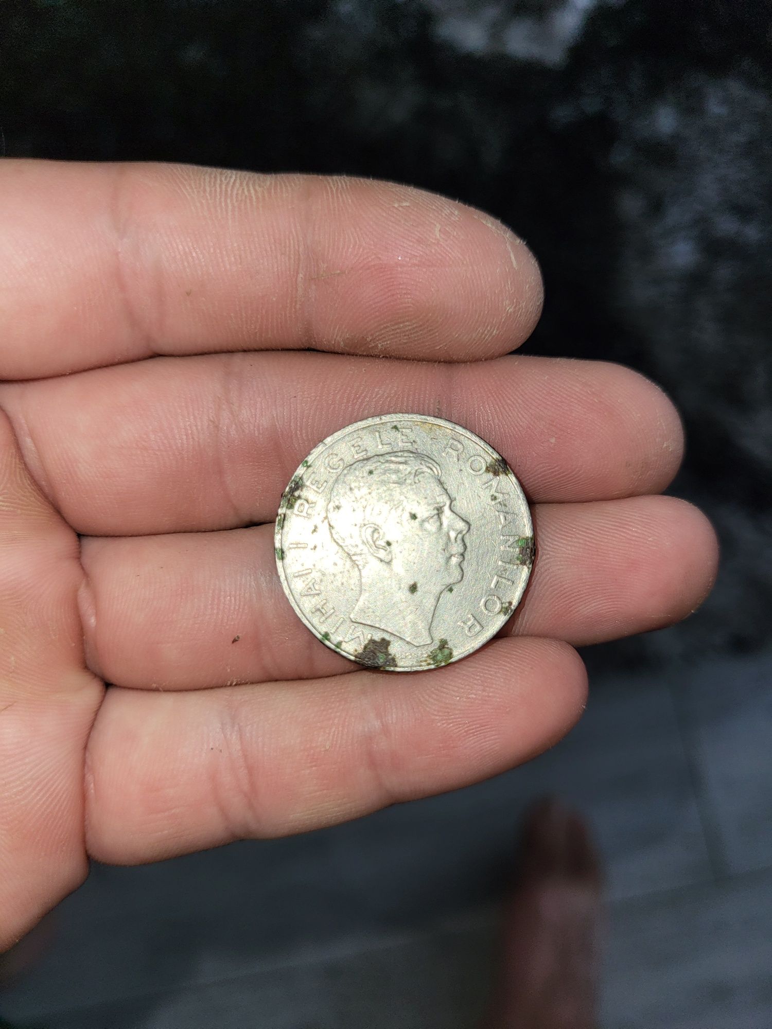 Monede romanesti: o bucata 100 lei din 1943 si o buc 10 bani 1867