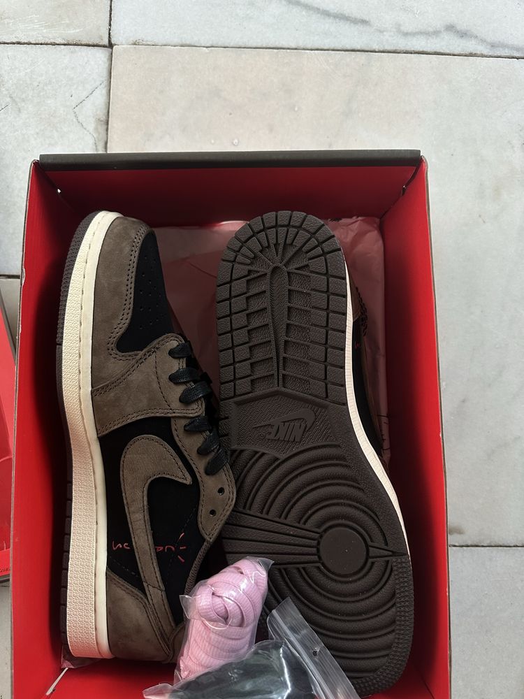 Travis Scott Air Jordan 1 low mocha