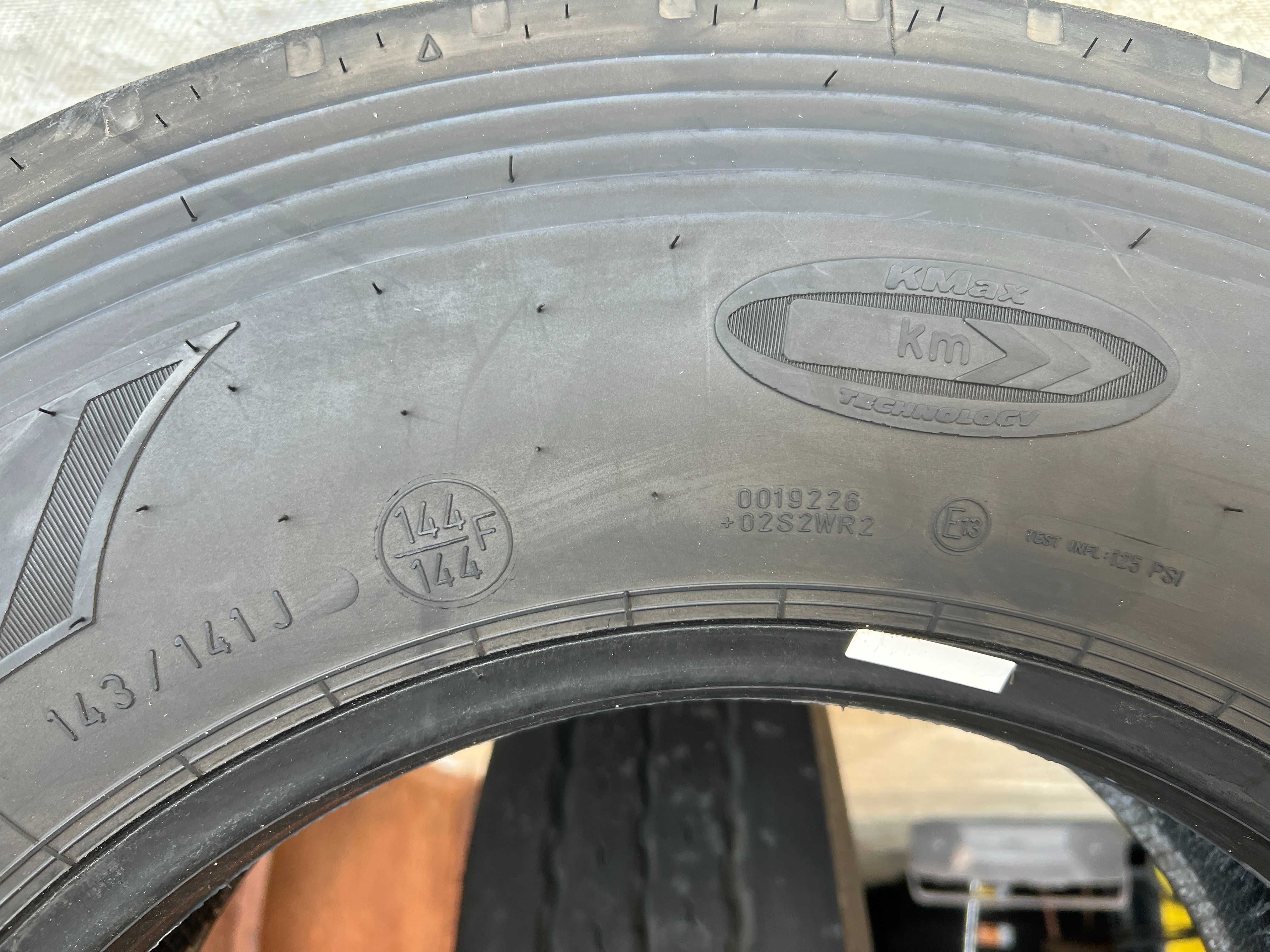 2 гуми за ремарке 235/75R17.5 Goodyear KMax T 143/141J M+S FRT DOT4320
