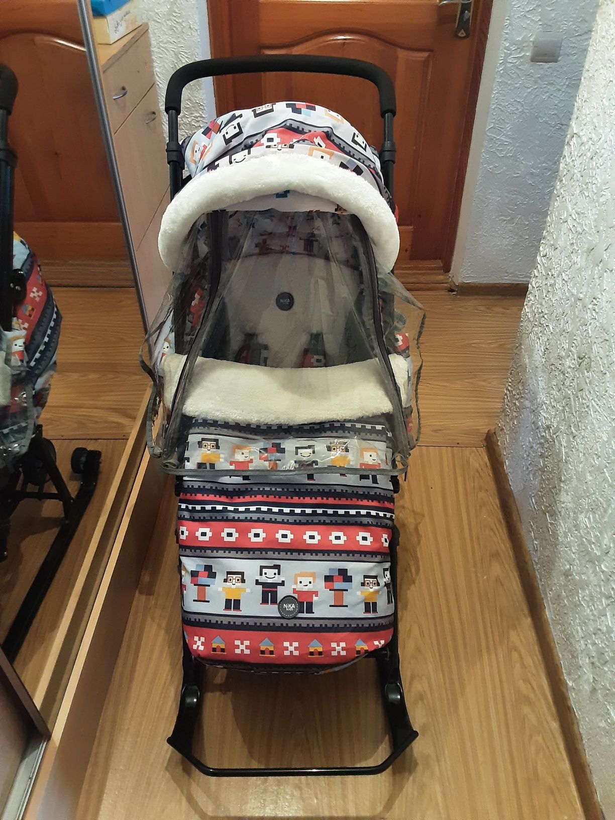 Продам зимнюю коляску