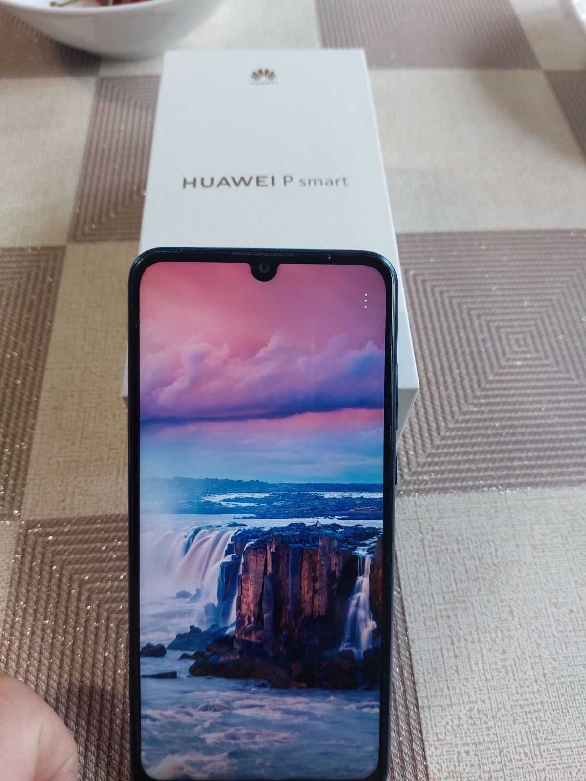 Телефон Huawei P smart