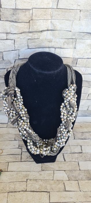 Бижута-колиета .