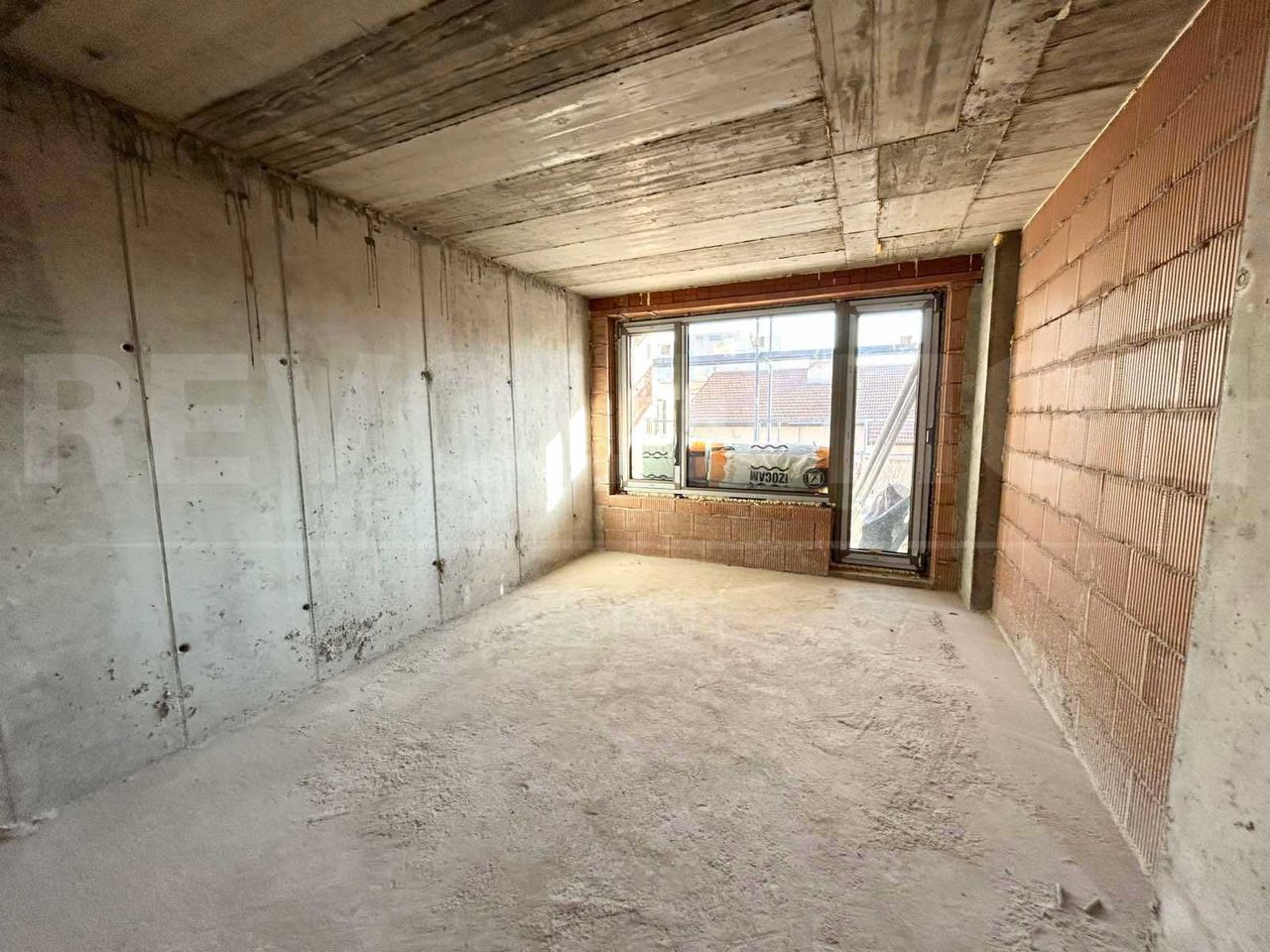 Продава се Двустаен апартамент в София, Изгрев - 91 кв.м за 3616 €/кв.м - Снимка #2