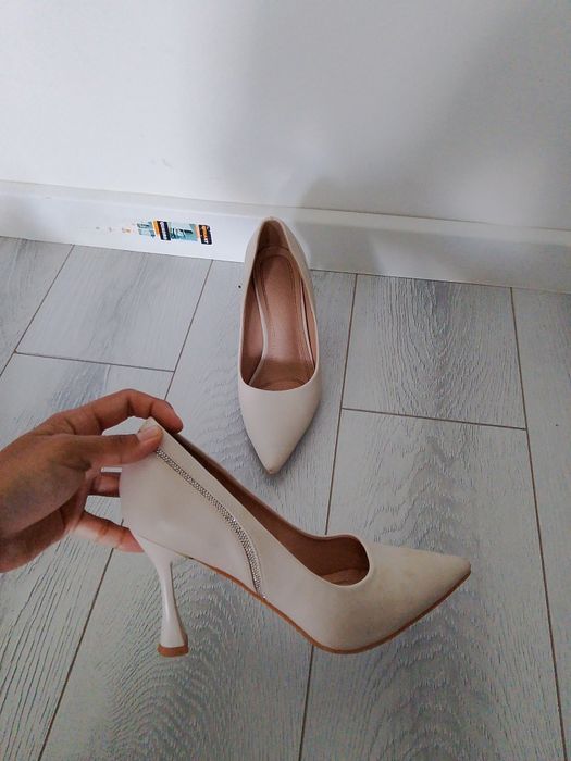 Туфли сатам каждый 5мыңнан.