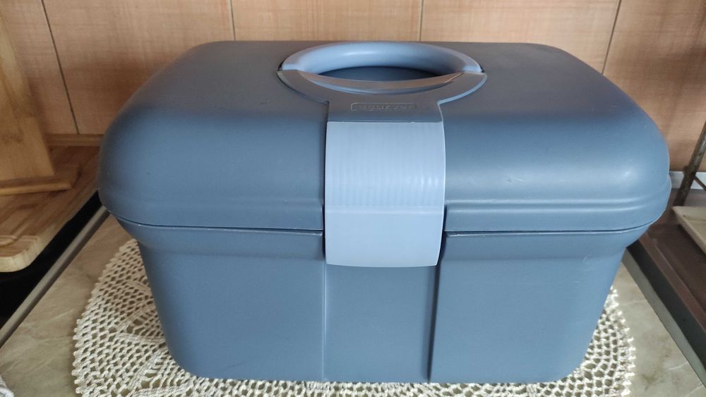 Curver твърдо PVC куфарче многофункционално