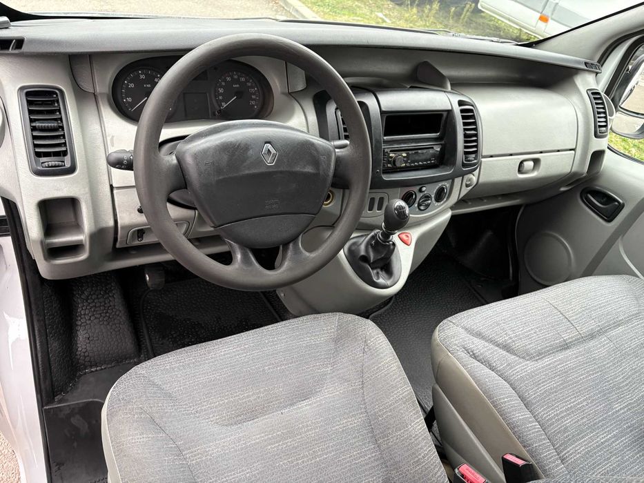 RENAULT TRAFIC 2.0 dci 2008 Euro 4 model LUNG PRIMUL Proprietar de nou