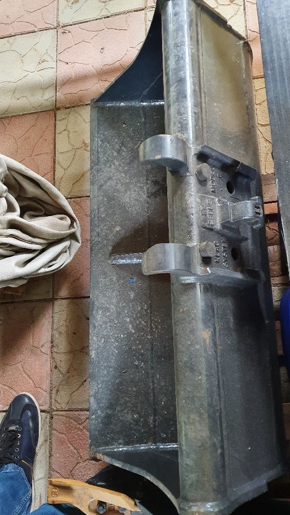 Cupe excavator  CW cu dinti hardox klac lehnhoff rampe aluminiu foreza