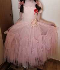 Продам платье для девочки, 6-8 лет