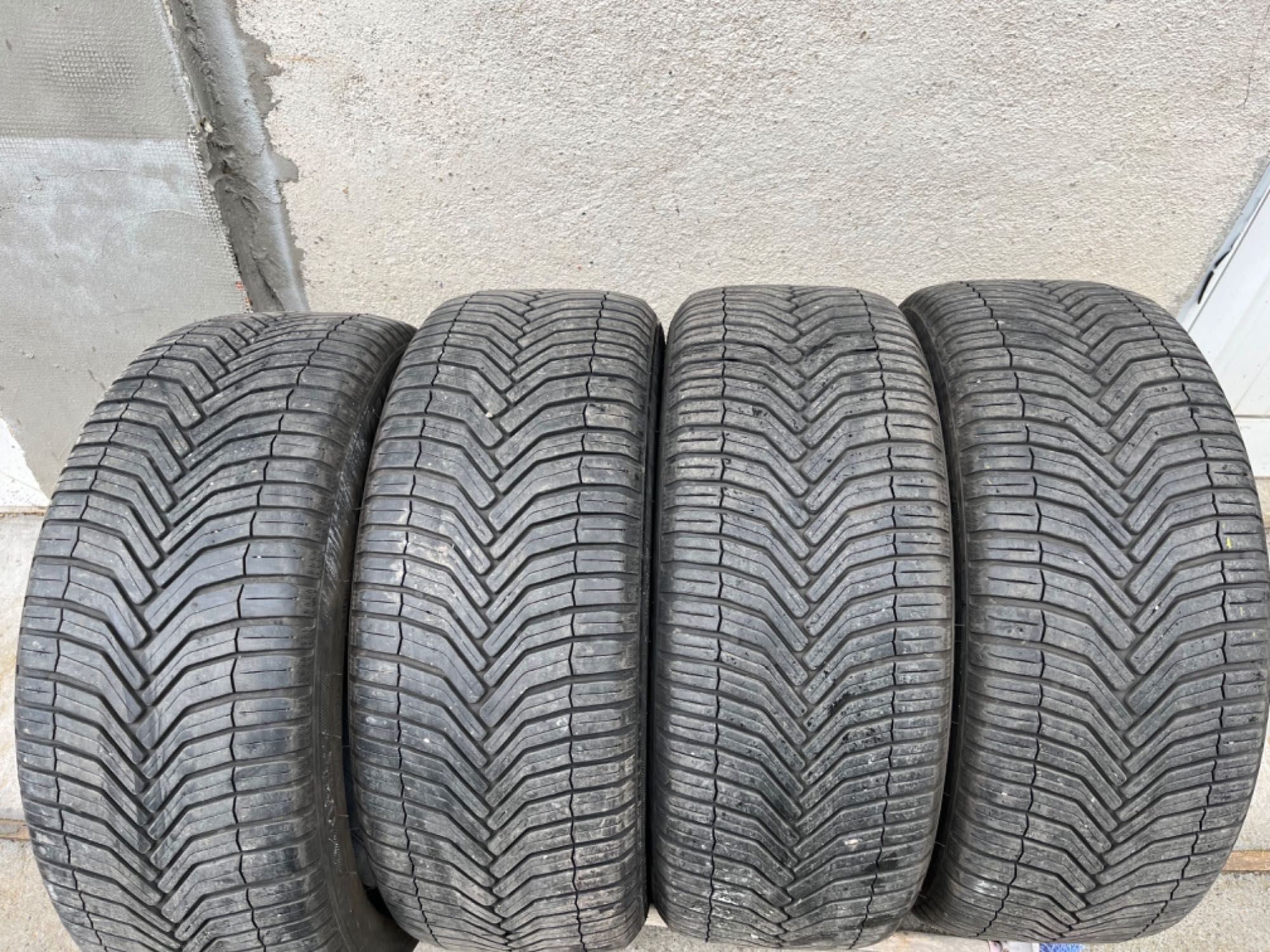 Michelin cross climate 225/45R18