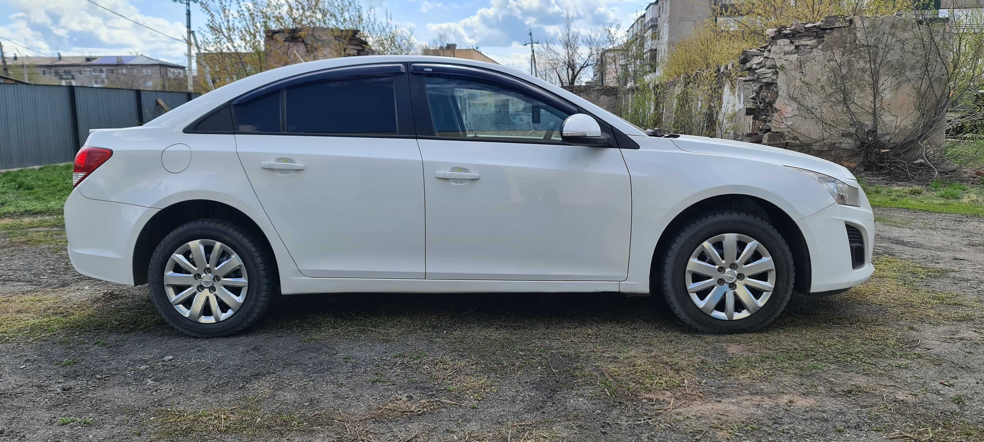 Продам Chevrolet Cruze, рестайлинг версия, чистый 2014 год.