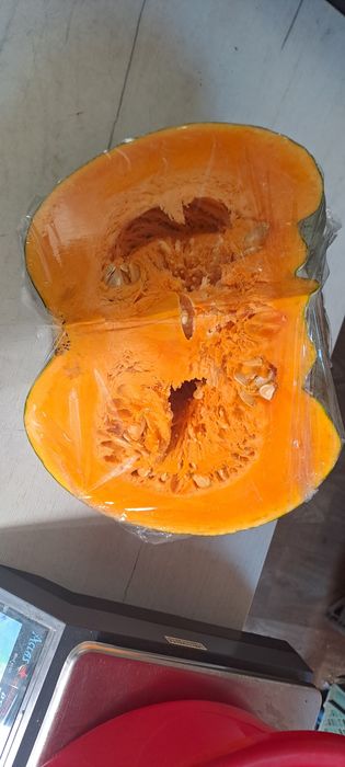 Vând cartofi albi și roșii dovleac porumb zaharat