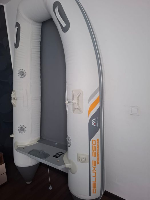 Barca gonflabila Aquq Marina cu motor electric