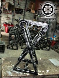 scaun de bar tip X- STEAMPUNK produs hand made stil industrial