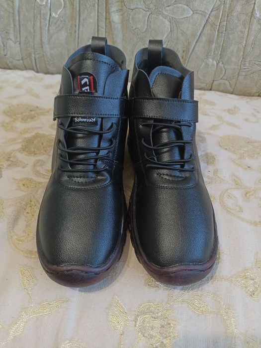Продам женские  ботинки димесезонные с мехом