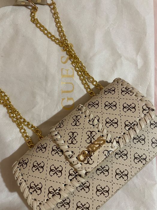 Чанта Guess- бежова