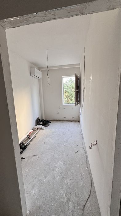 Квартира своя 4 комнаты продаю