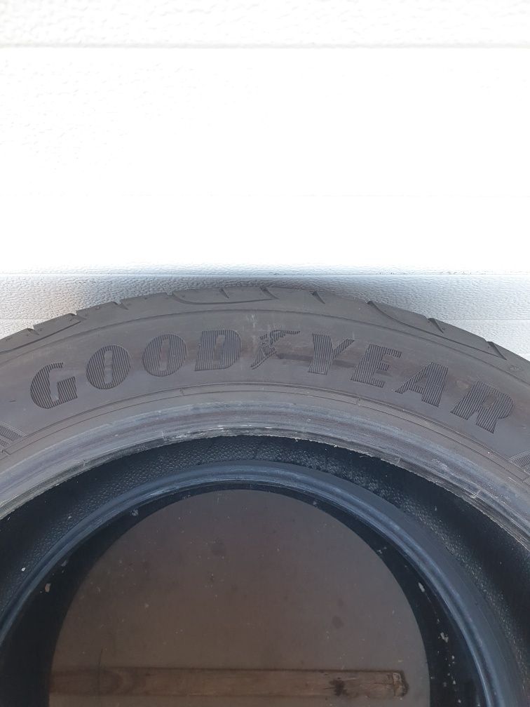 Летни гуми 2 броя GOODYEAR Eagle F1 Suv 285 40 R21 дот 1716