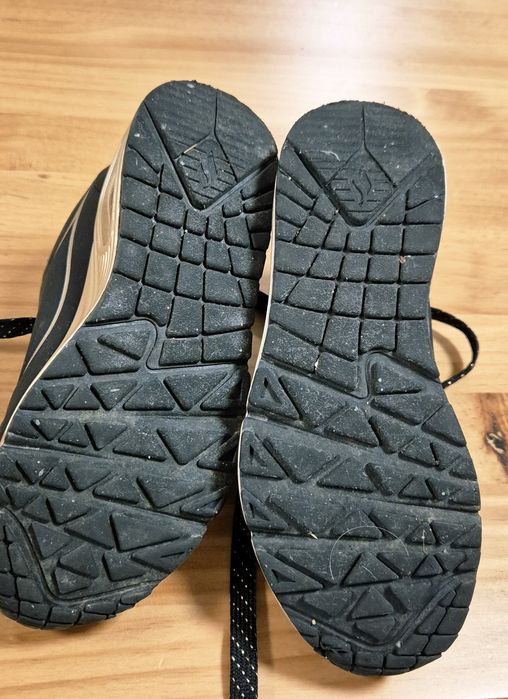 Adidasi Skechers