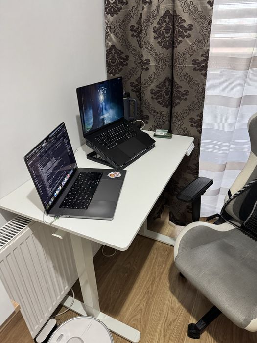 Birou alb reglabil electric 72-118 cm. Dimensiuni: 100x60