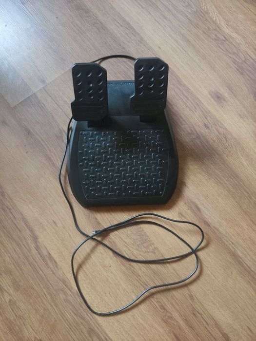 Чисто нов Trustmaster T150