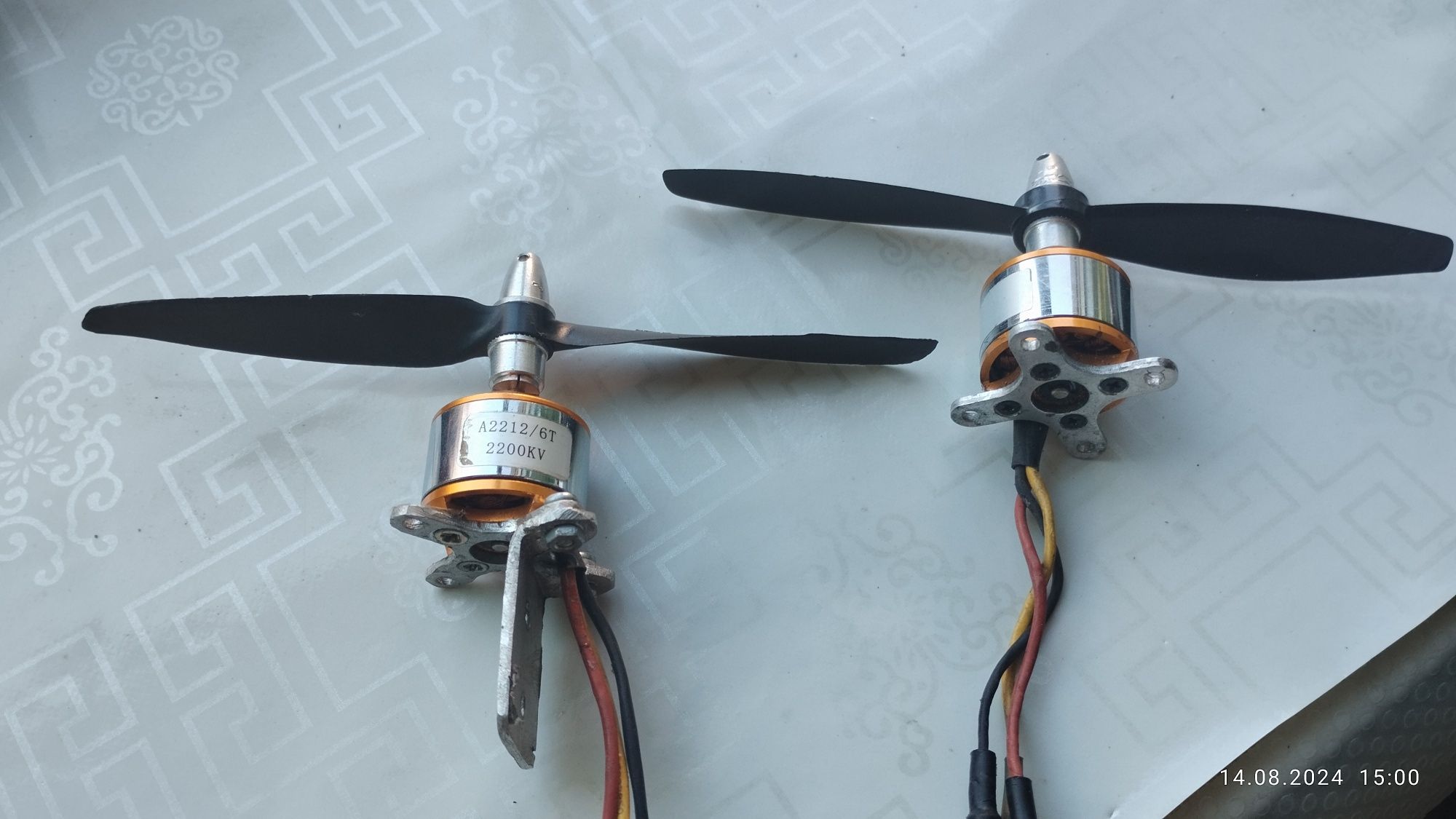 Мотор А2212-6Т (2200 KV) для  р/у  моделей  самолётов (2шт)