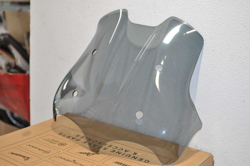 Parbriz original NOU Moto Guzzi V85 TT