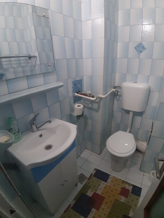 Închiriez garsonieră confort 1