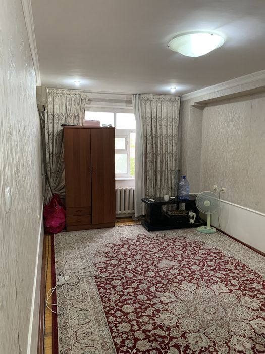 Farxadski Jahon tillariga yaqin qizlar uchun ijaraga uy bor