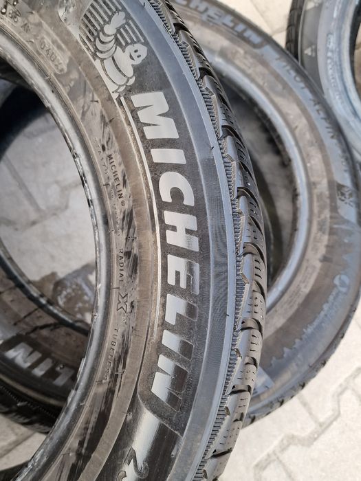 235 60 18 Michelin 2бр.