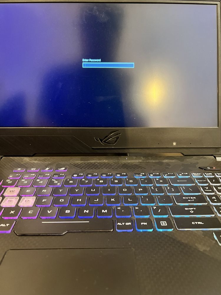 Vând laptop gaming ASUS ROG Strix 2, GL504Gs