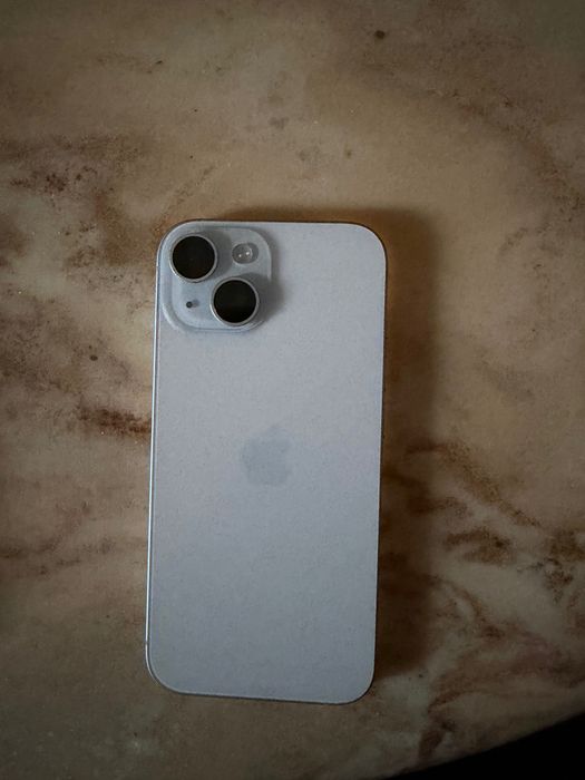 Vând iPhone 15 Blue