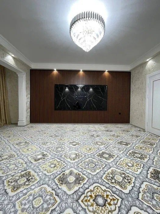 Сдается трёхкомнатная в Гафур Гуляме рядом с метро,