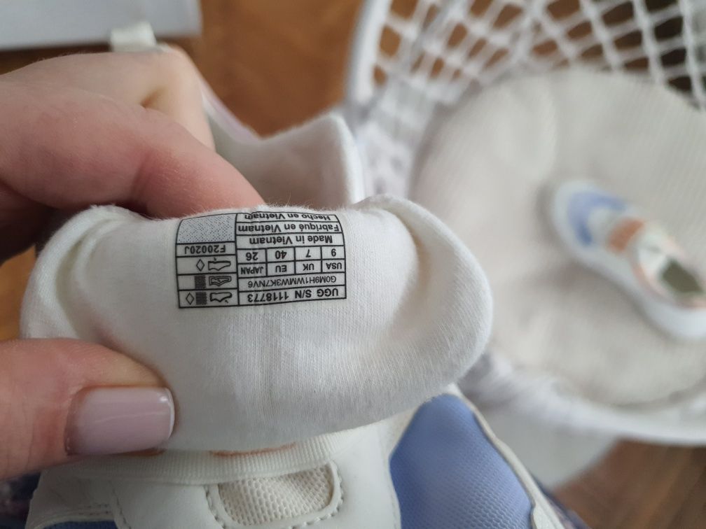 UGG clouds pantofi sport marimea 40