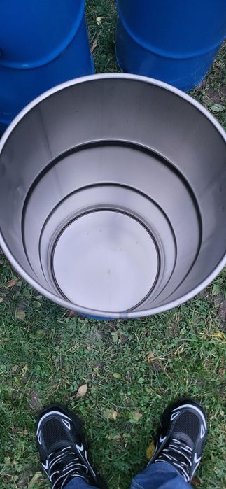 Vând butoi metal 20 litri NOU