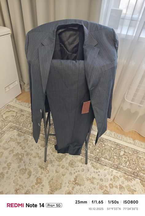 Костюм мужской новый с этикеткой