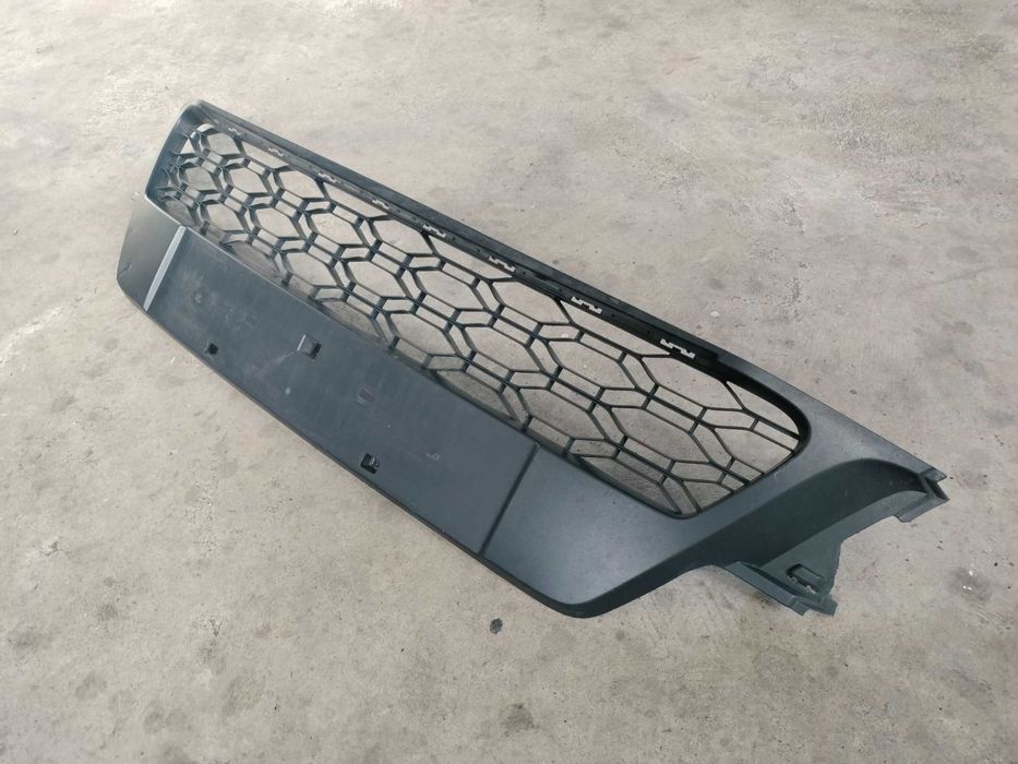 Grila inferioara bara fata Dacia Sandero/Logan Stepway