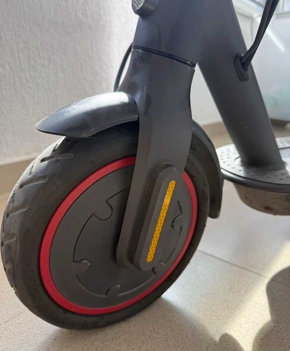 Електрическа тротинетка Xiaomi Mi Electric Scooter Pro 2