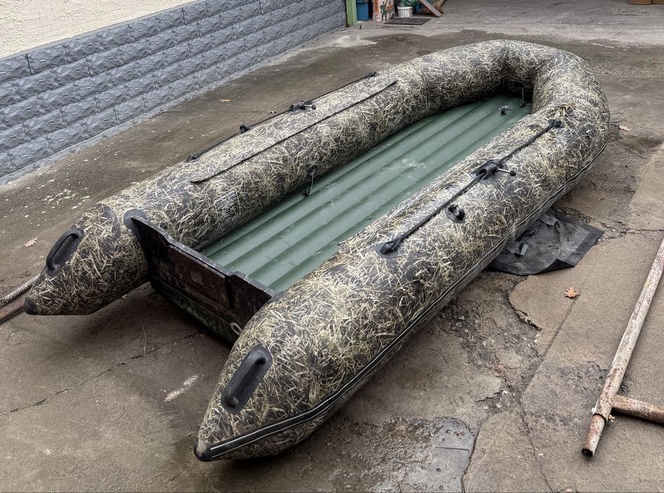 Продам лодку с надувным полом