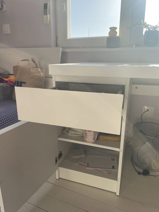 Бюро Икеа бяло с шкафче и чекмедже