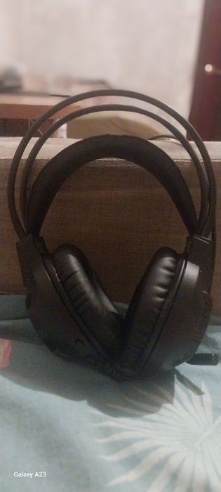 Наушники с микрофонном